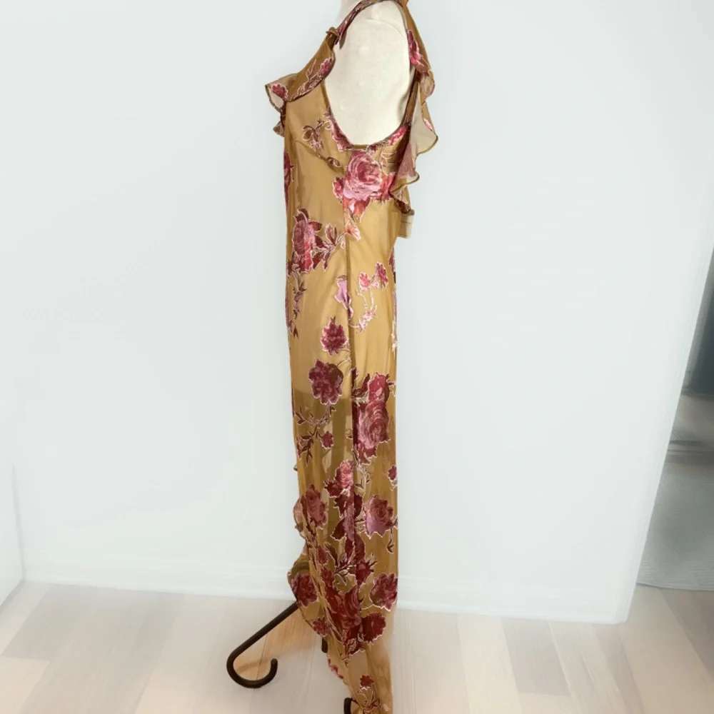 NWT Free People Bed of Roses Slip Gold Wood Combo size Medium